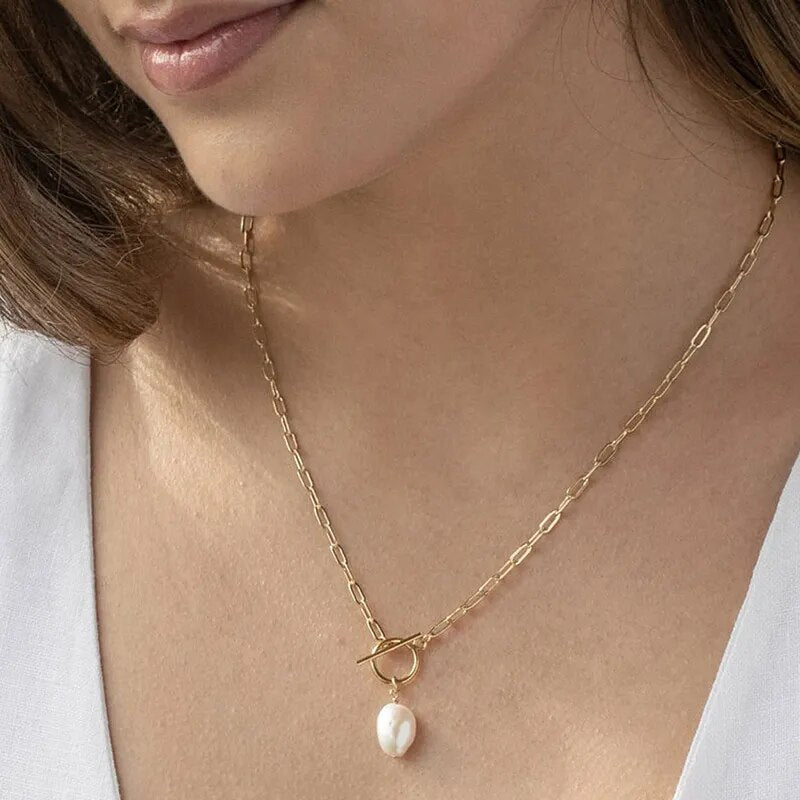 PEARL Toggle Clasp Necklace